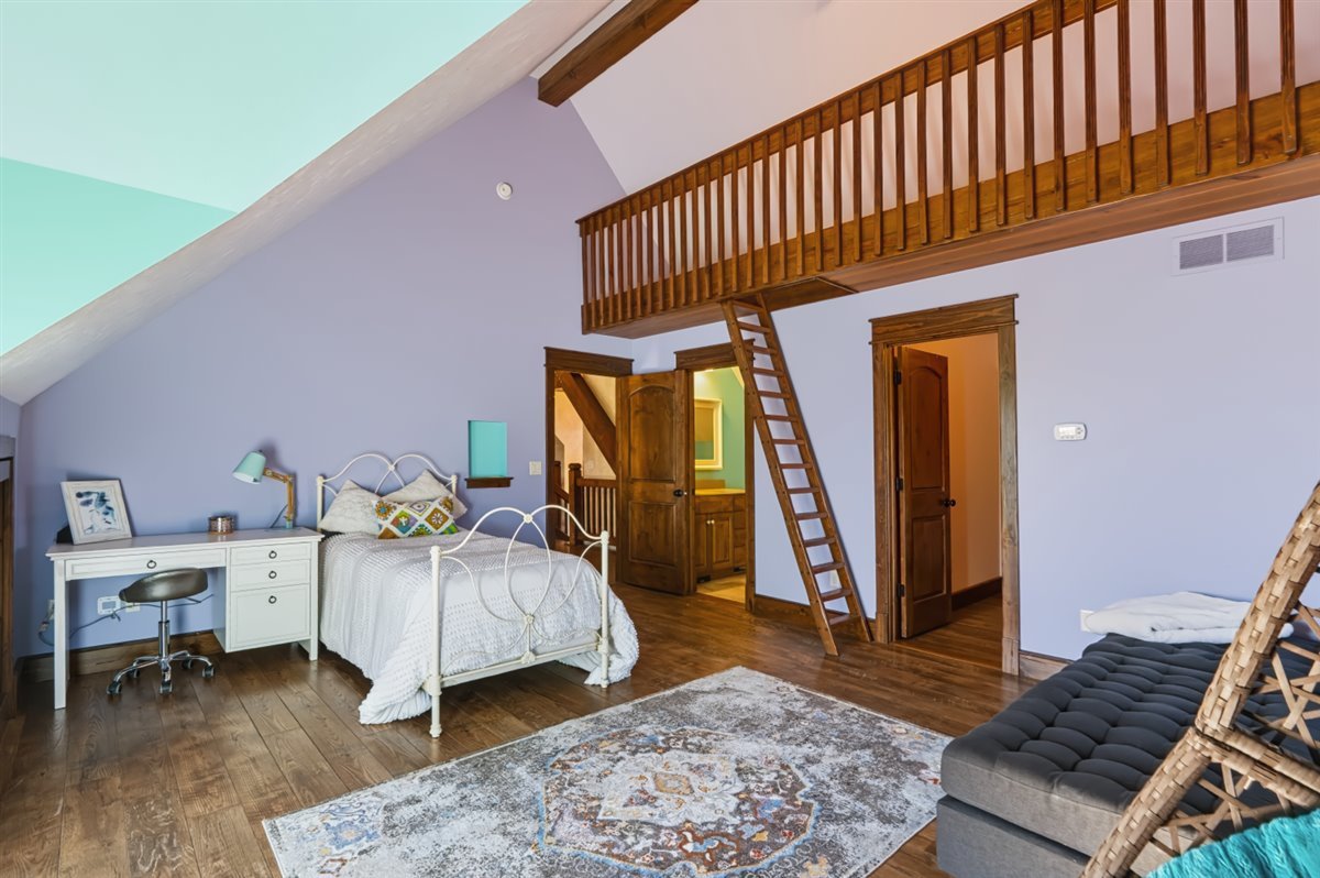 main property photo 45