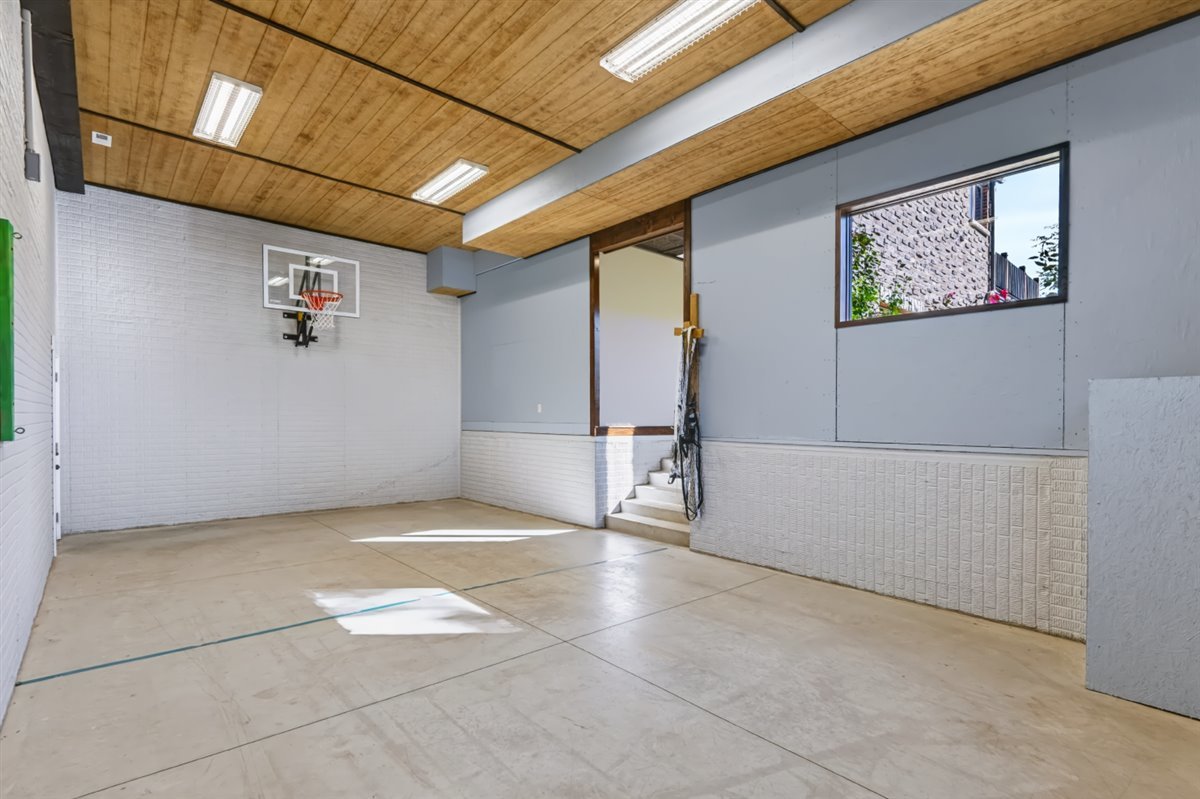 main property photo 75