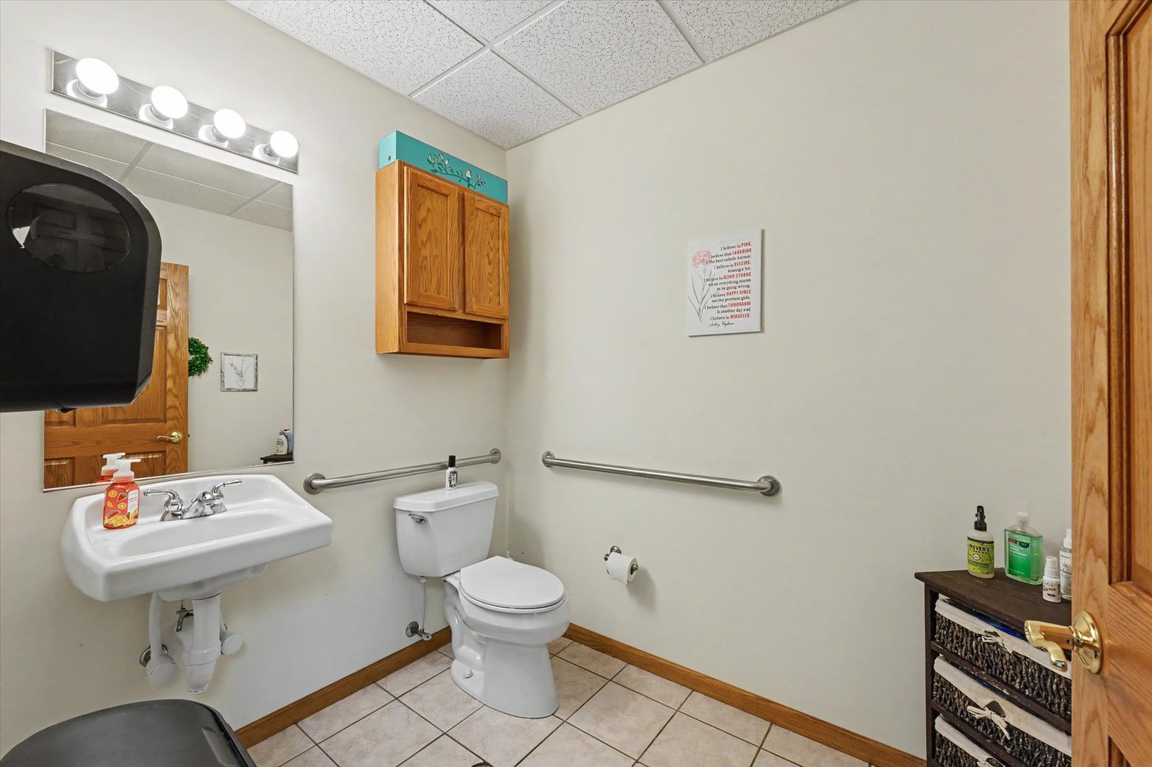 main property photo 13