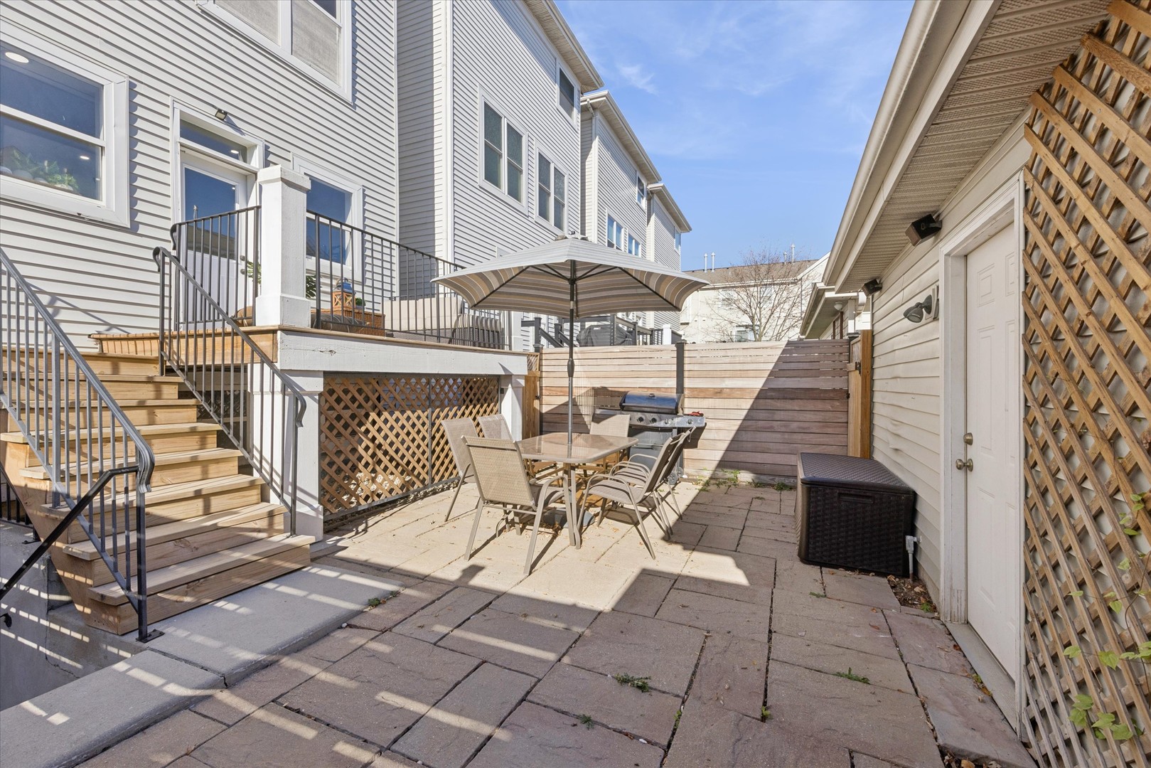 main property photo 28
