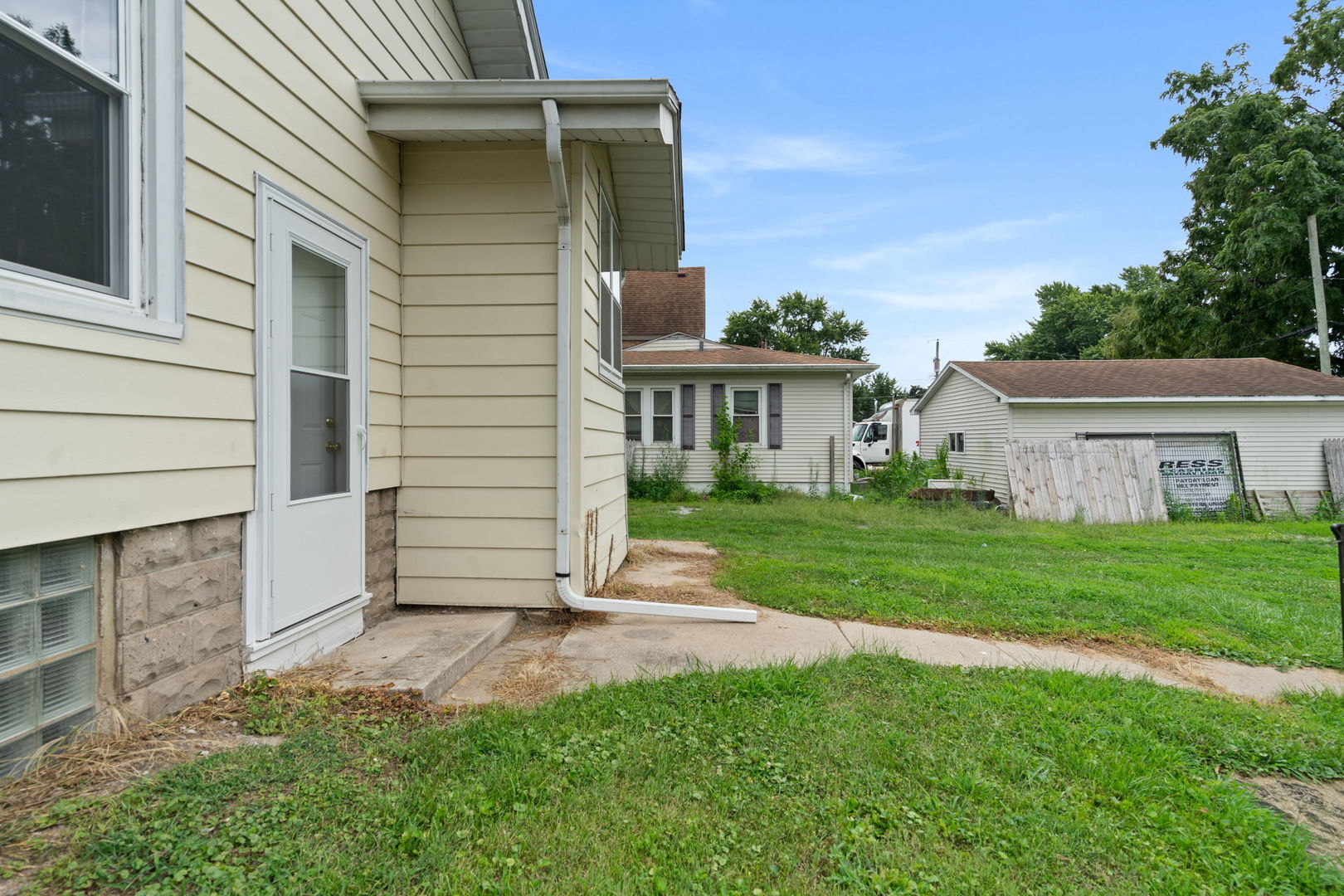 main property photo 14