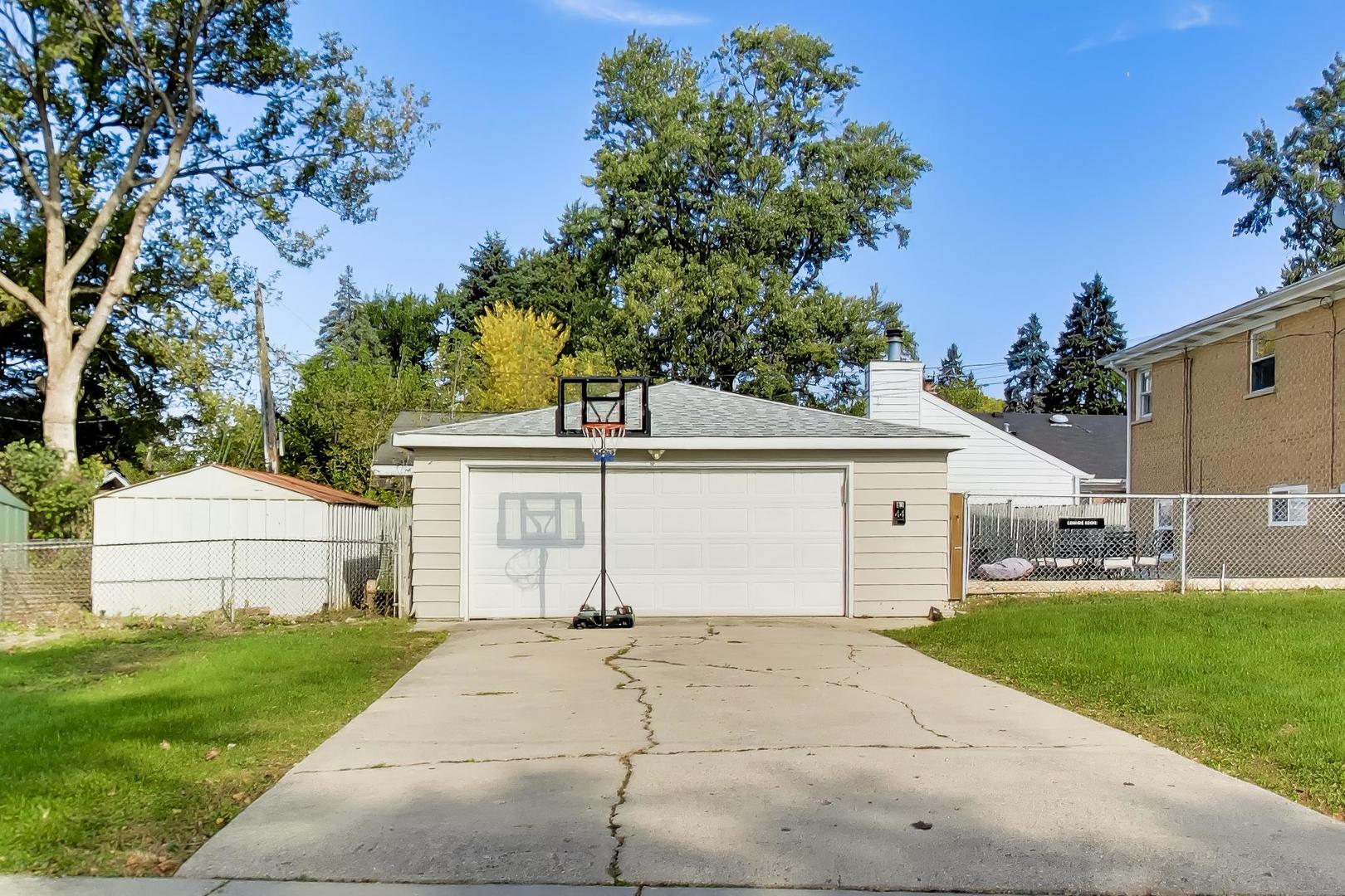 main property photo 28