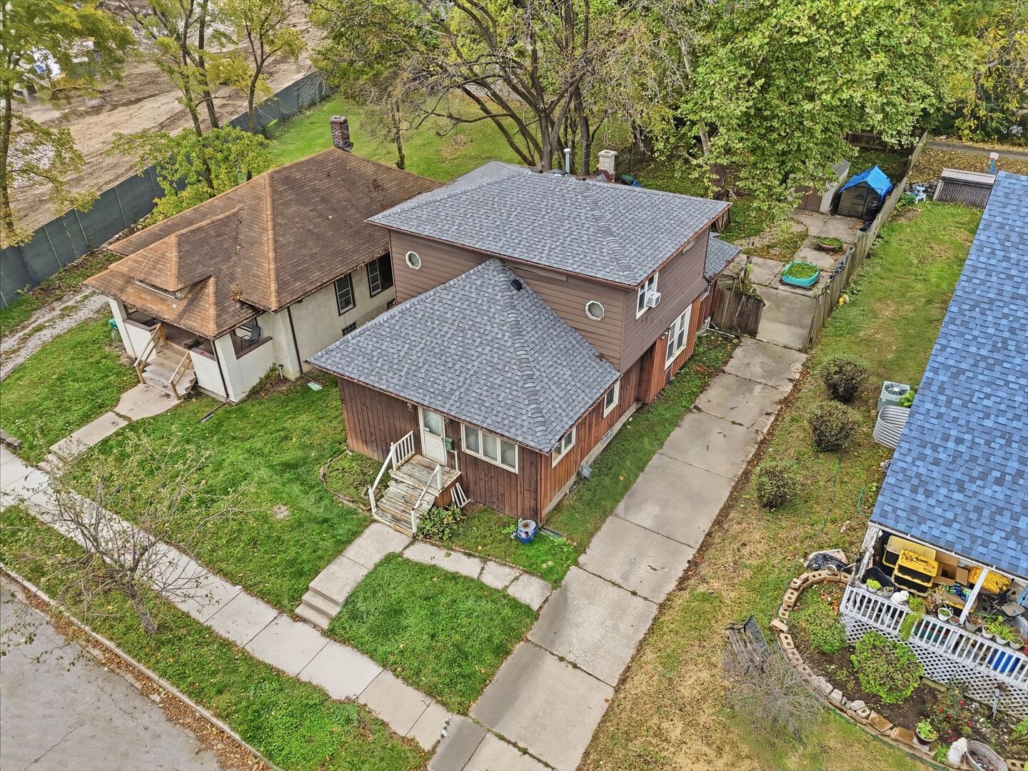 main property photo 30