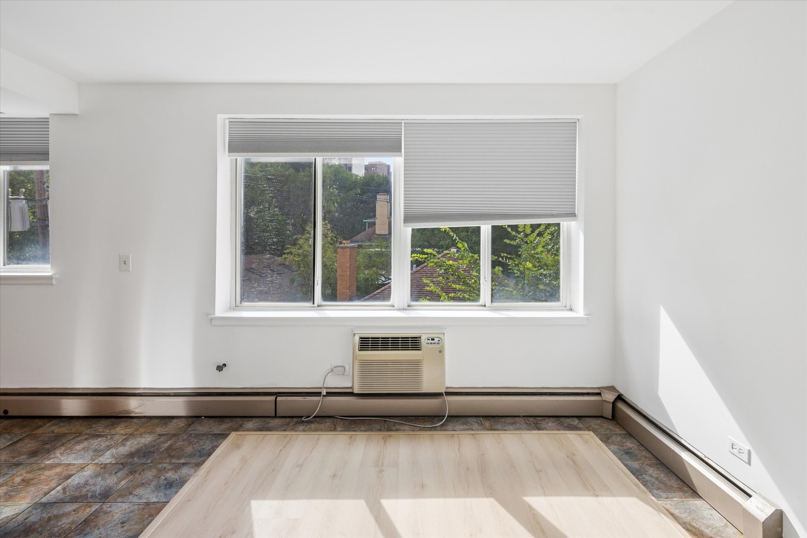 property viewer photo 5