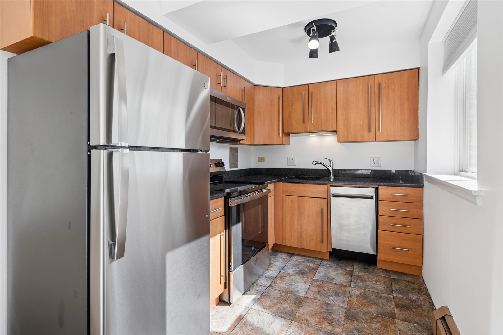 property viewer photo 8