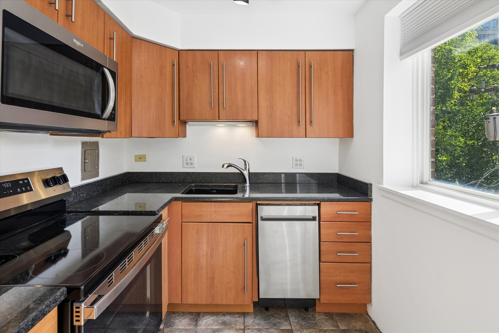 property viewer photo 9