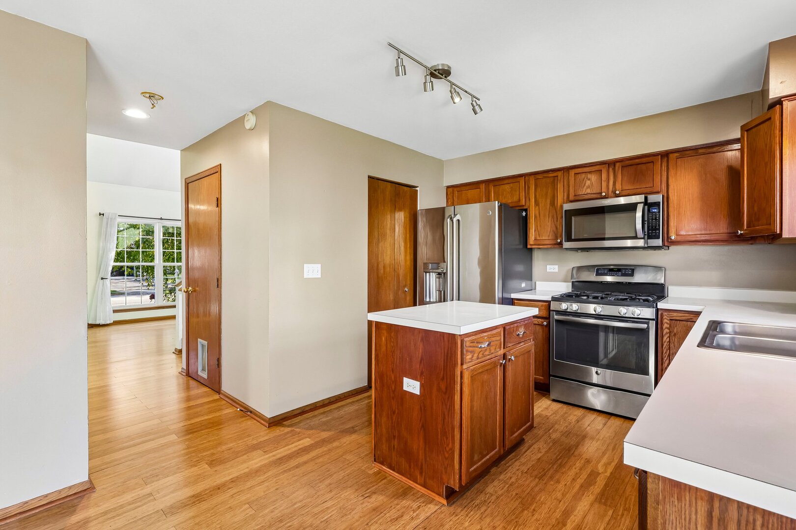 main property photo 8