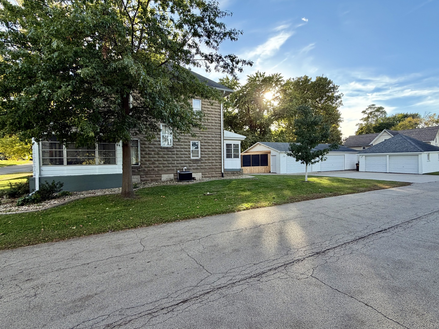 main property photo 28