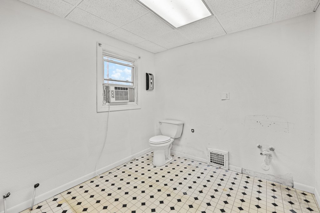 main property photo 11