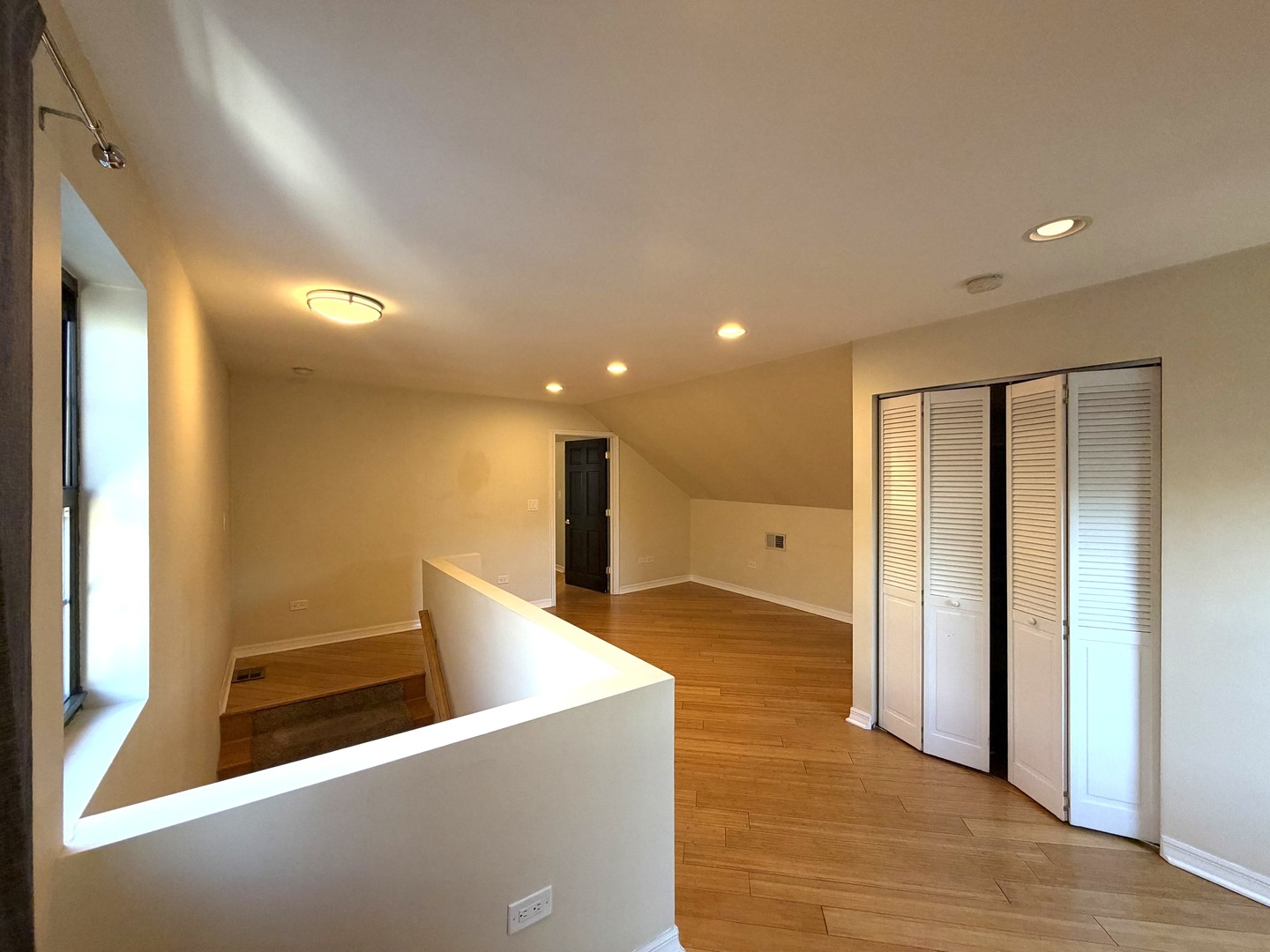 property viewer photo 23