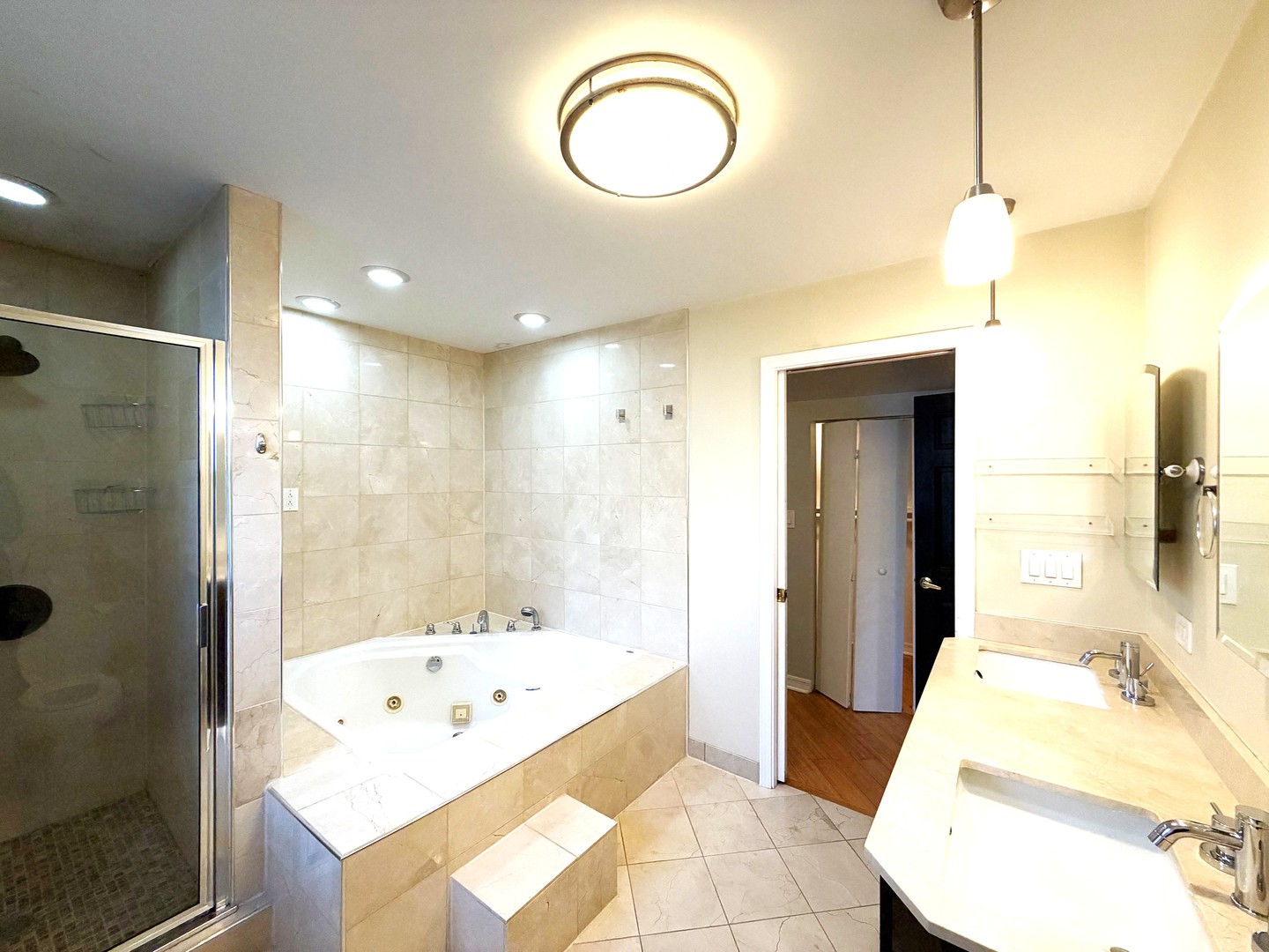property viewer photo 26