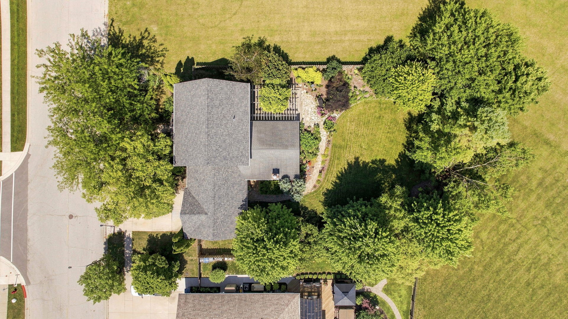 main property photo 40