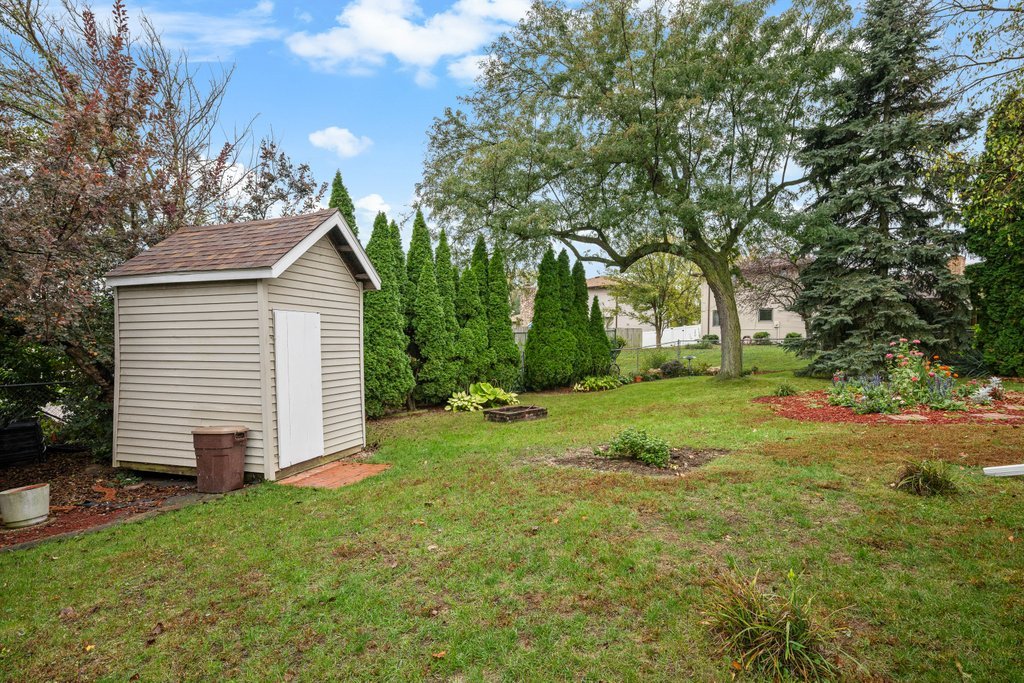 main property photo 49