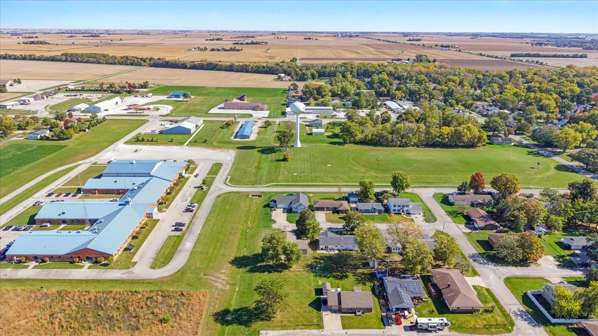 main property photo 37