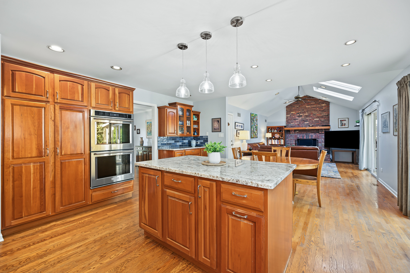 main property photo 10