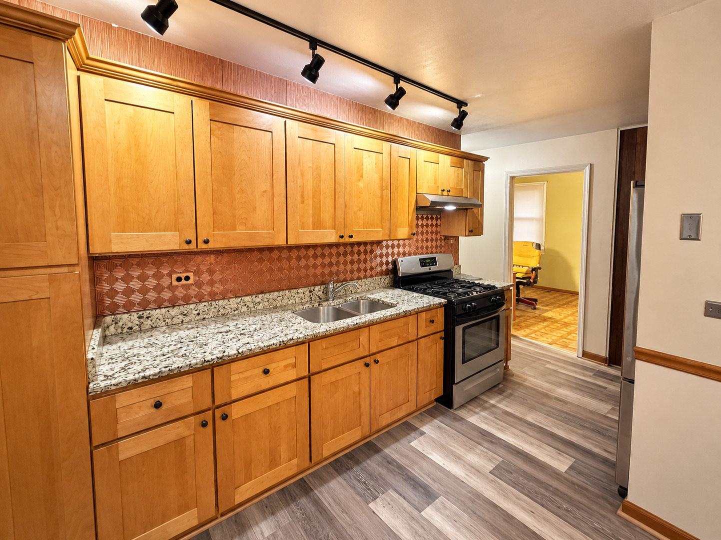 main property photo 7