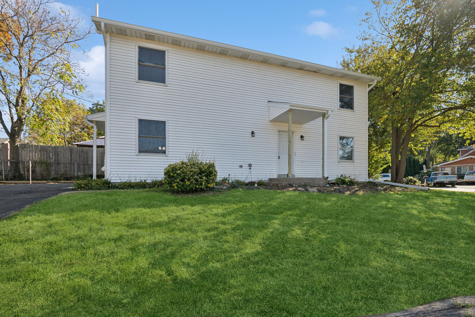 main property photo 23