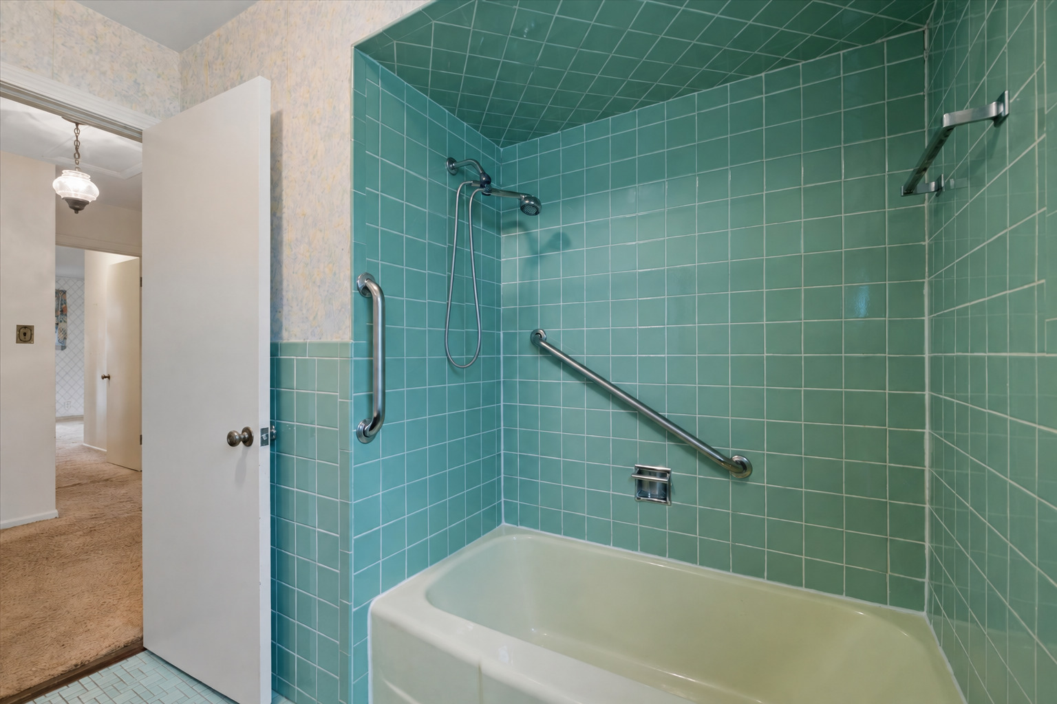 main property photo 30