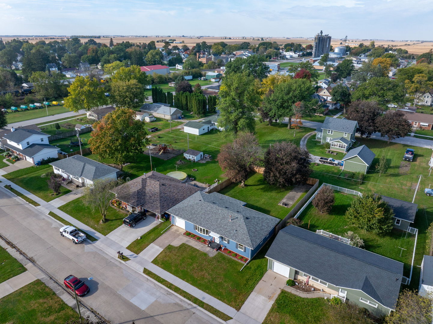 main property photo 28