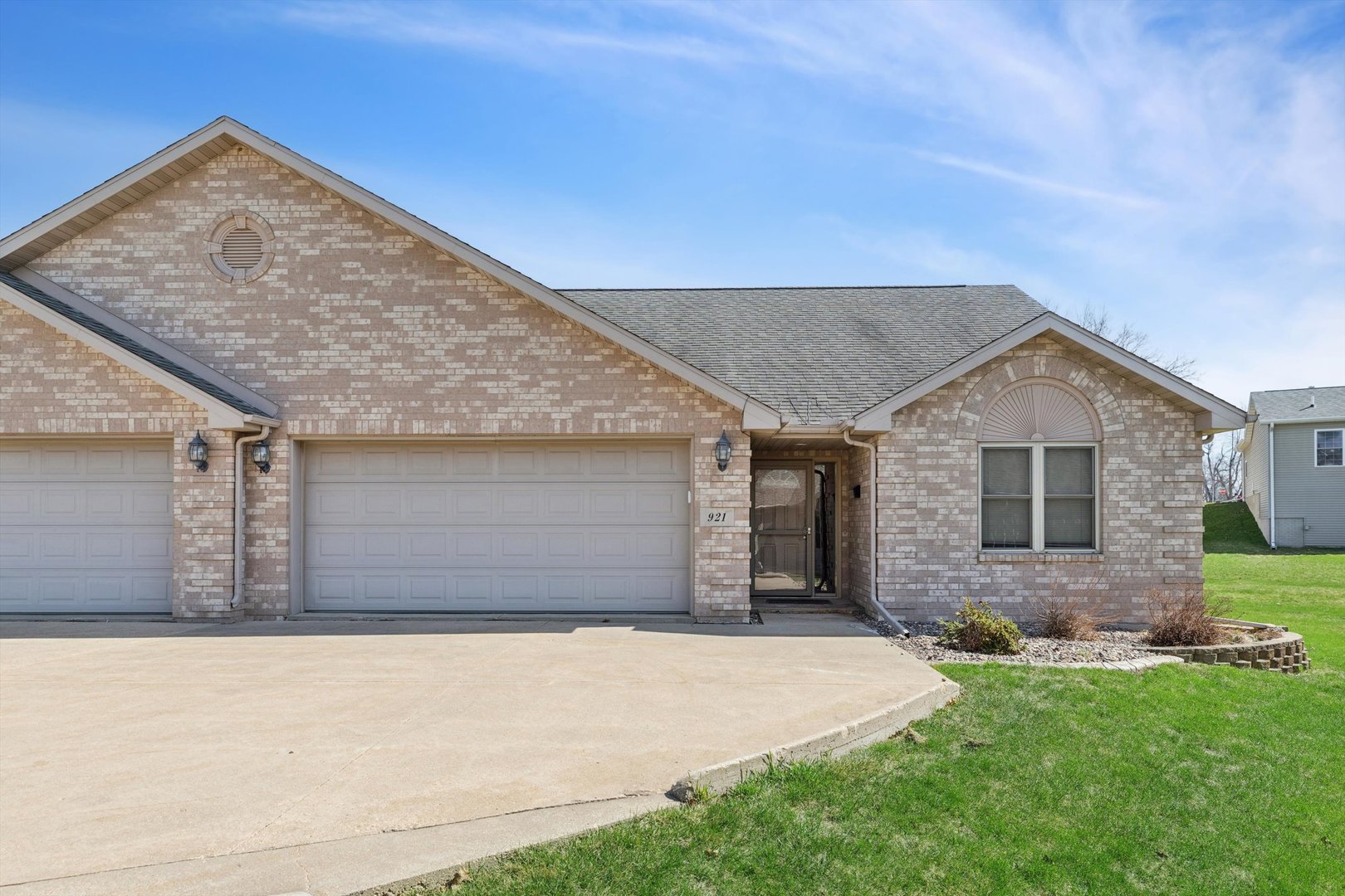 main property photo 0