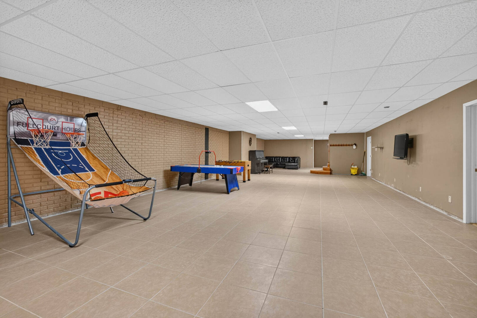 main property photo 38