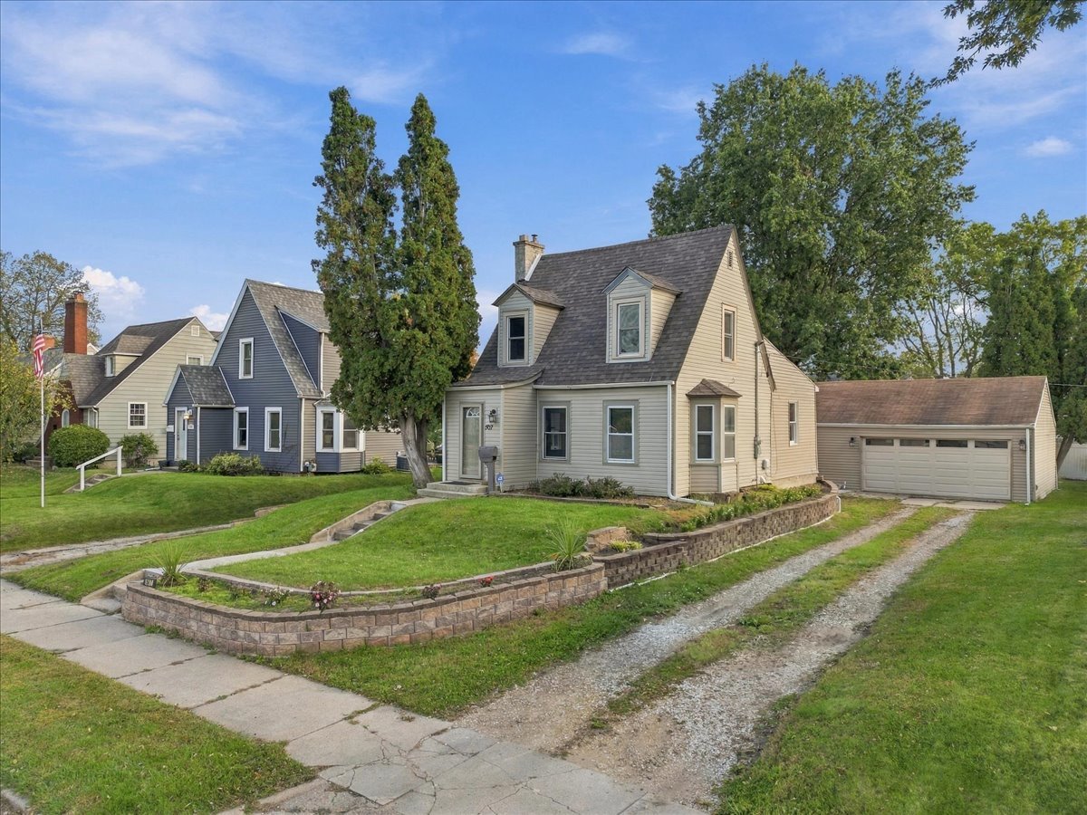 main property photo 17
