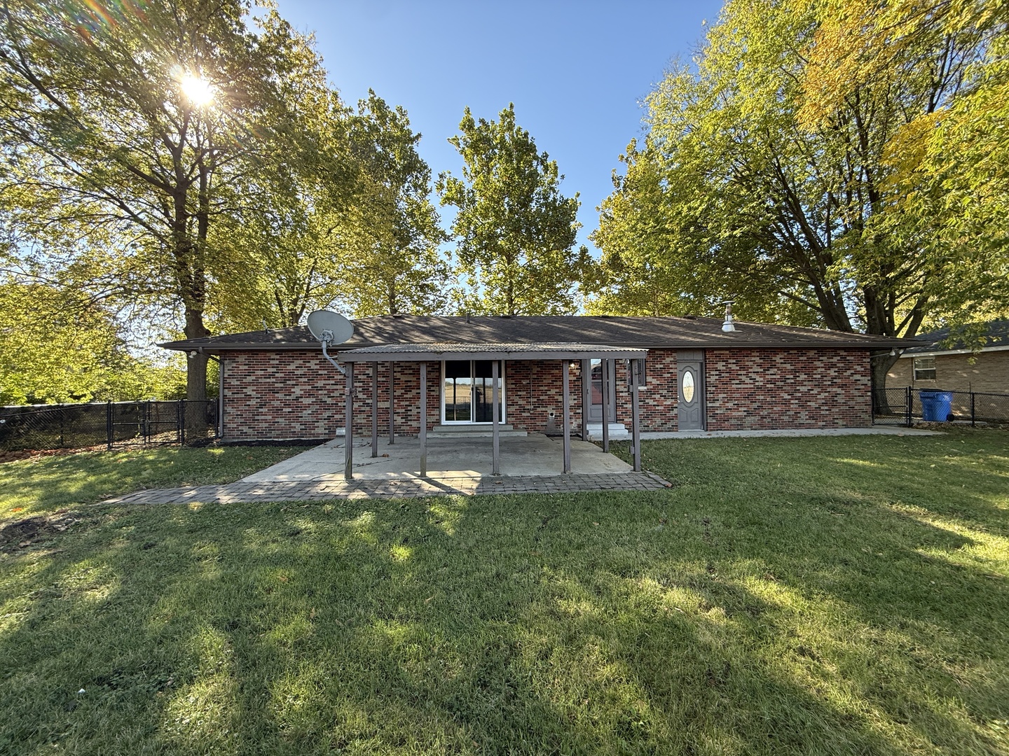 main property photo 23