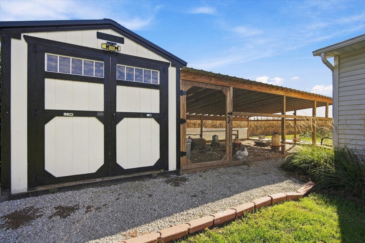 main property photo 33