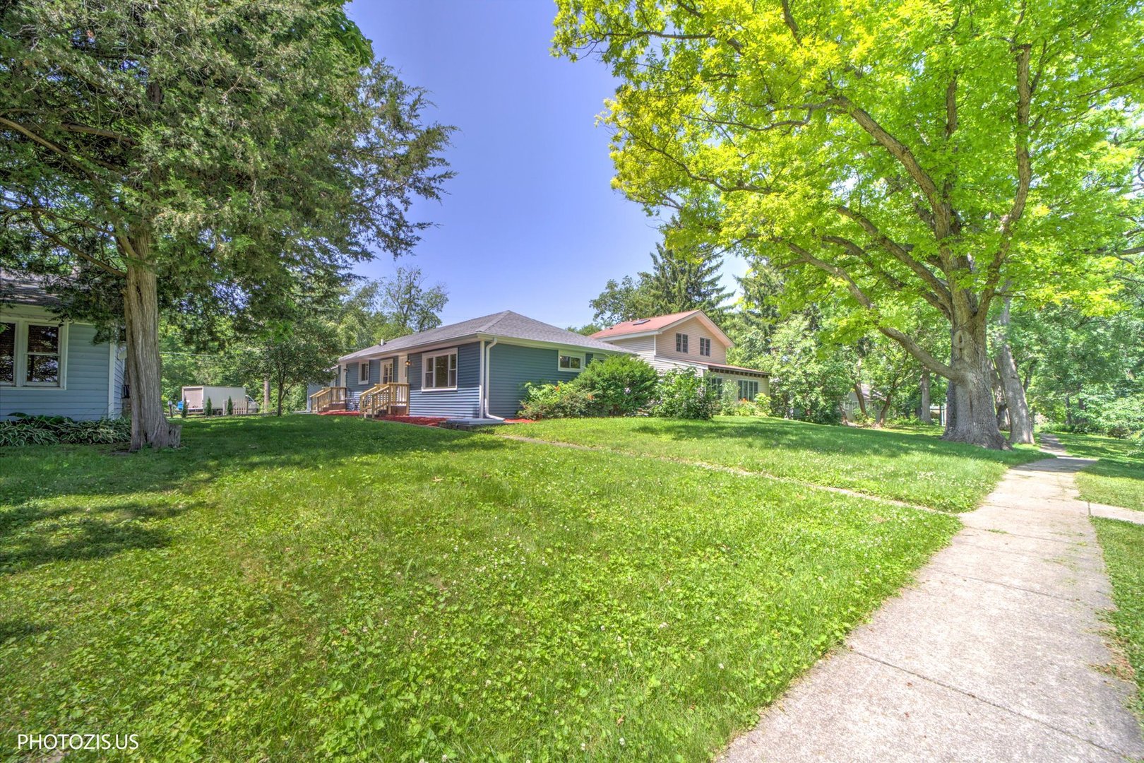 main property photo 30