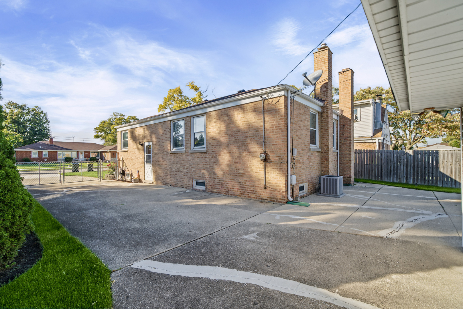 main property photo 23
