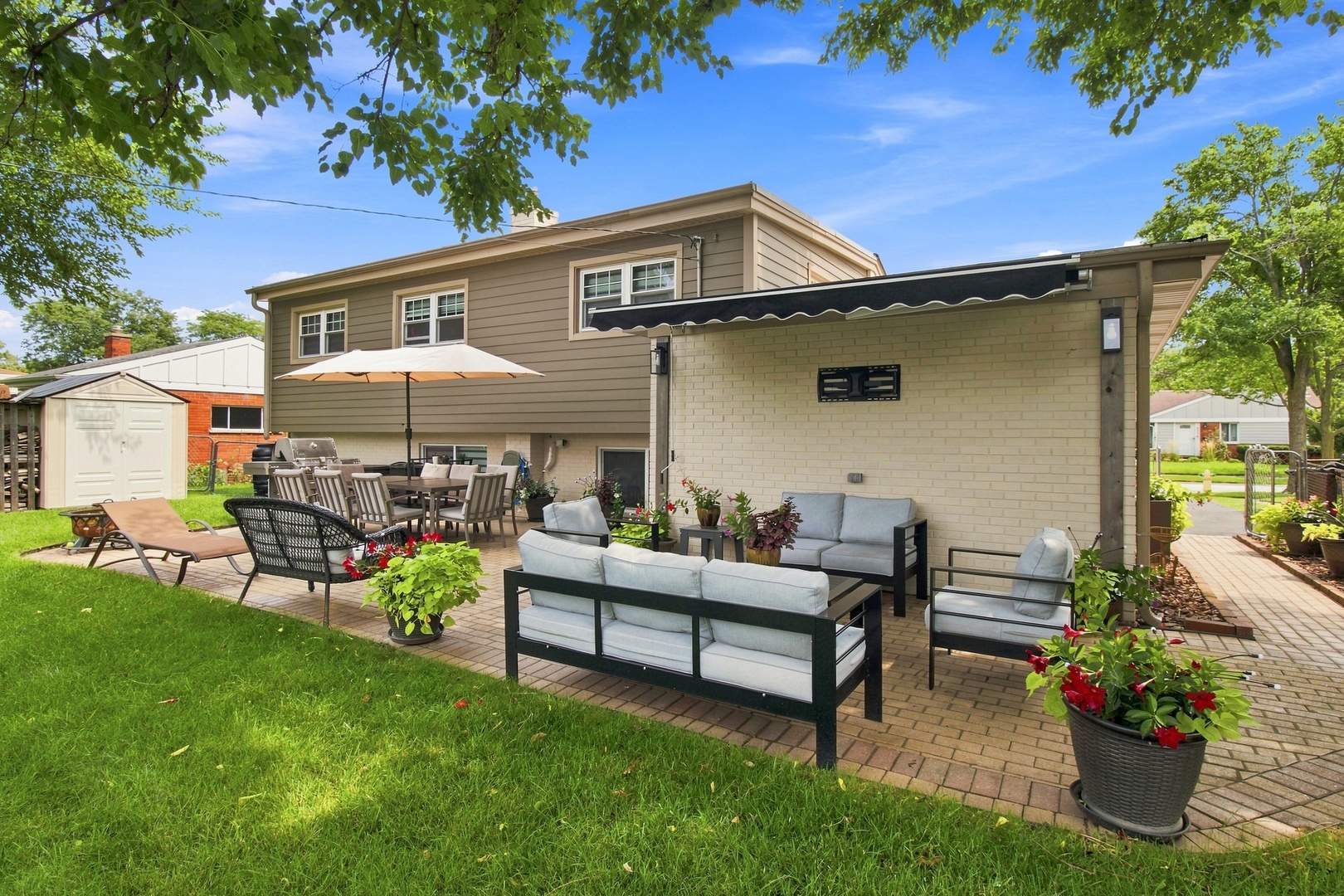 main property photo 32