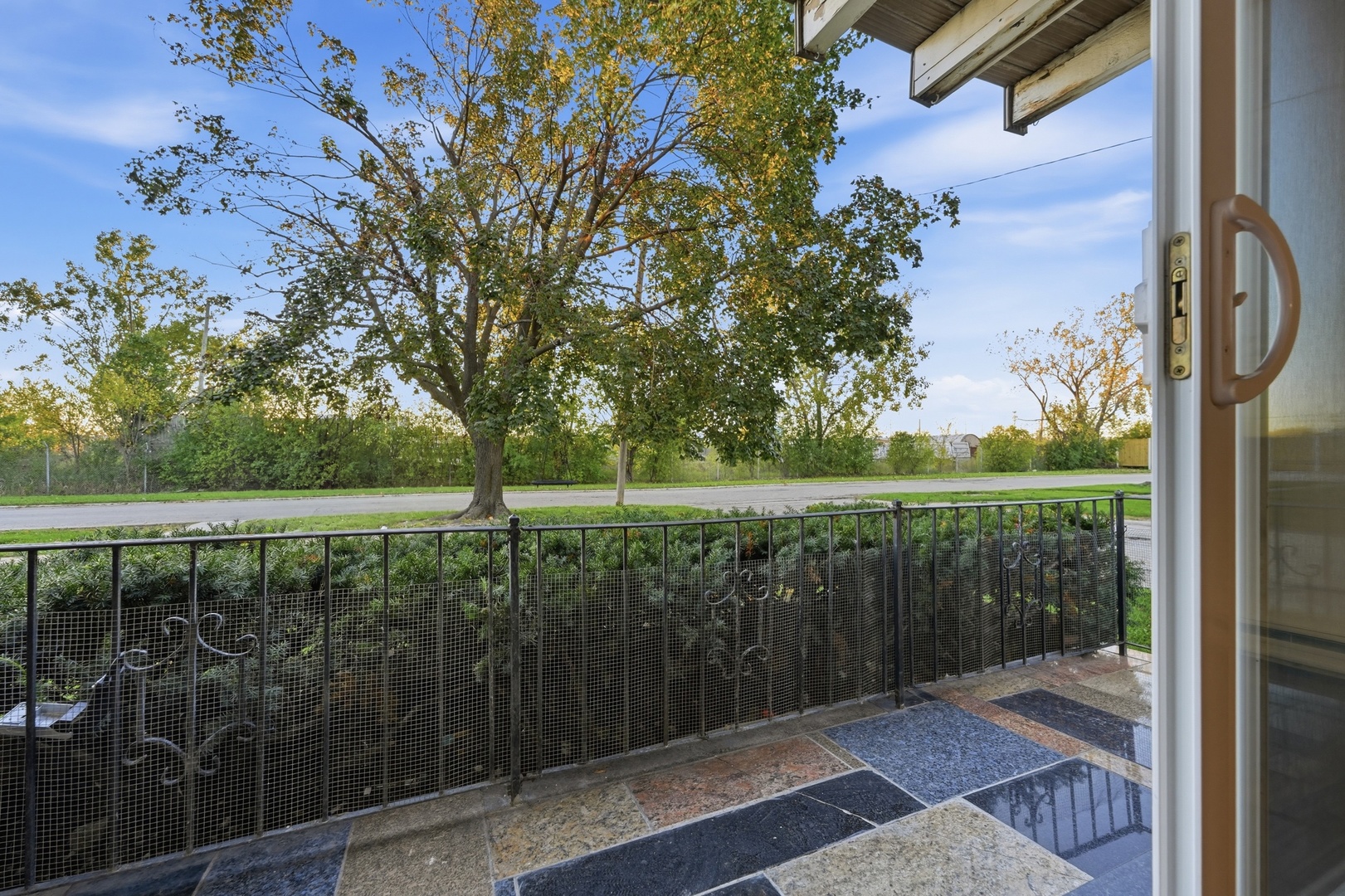 main property photo 27
