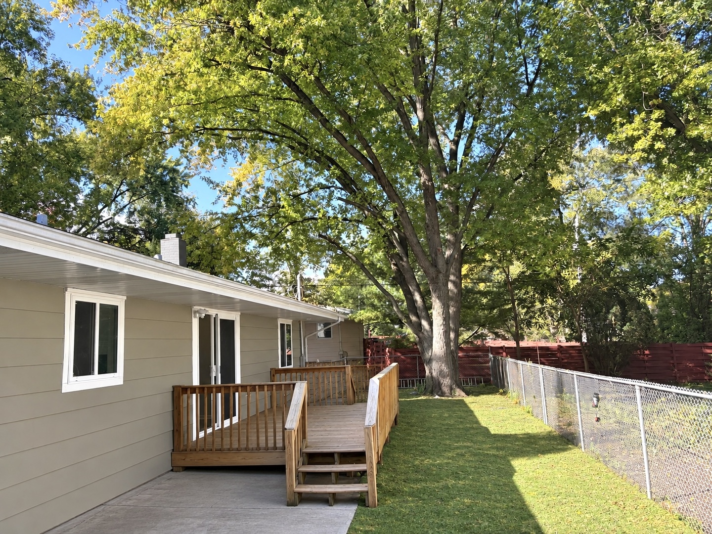 main property photo 24