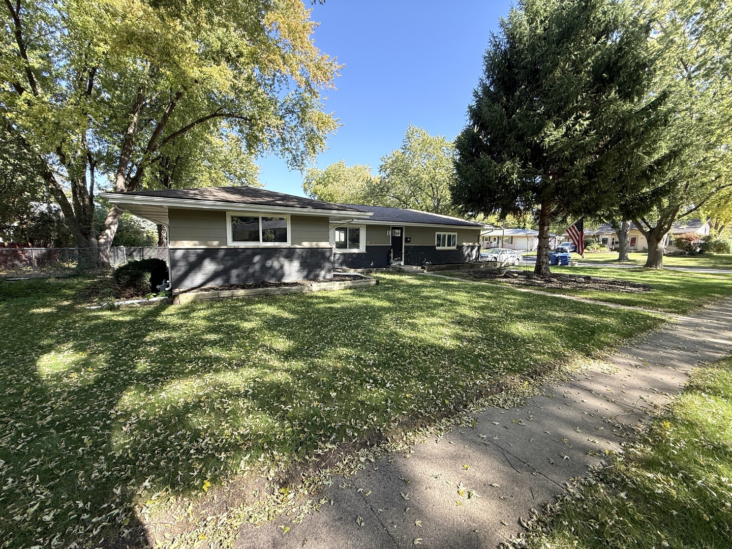 main property photo 28