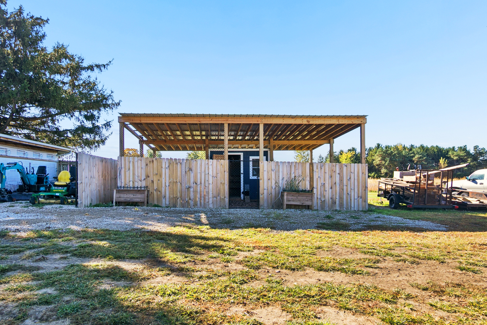 main property photo 38