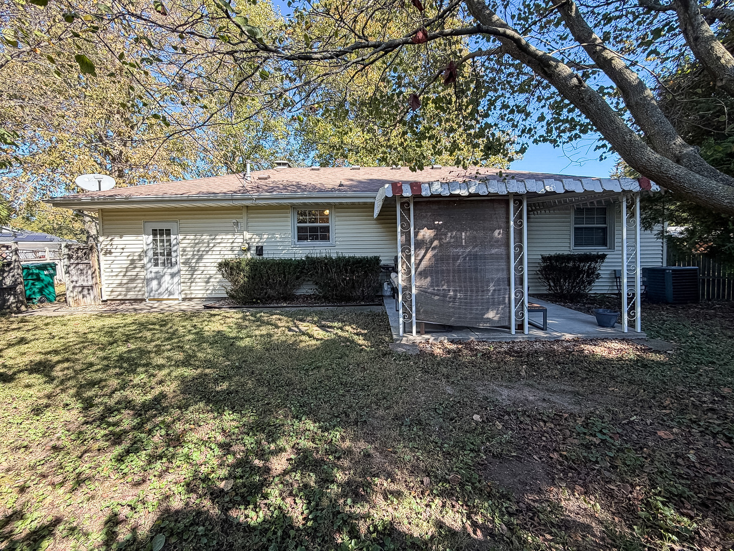 main property photo 27