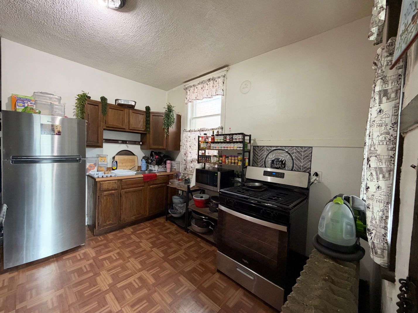 main property photo 9