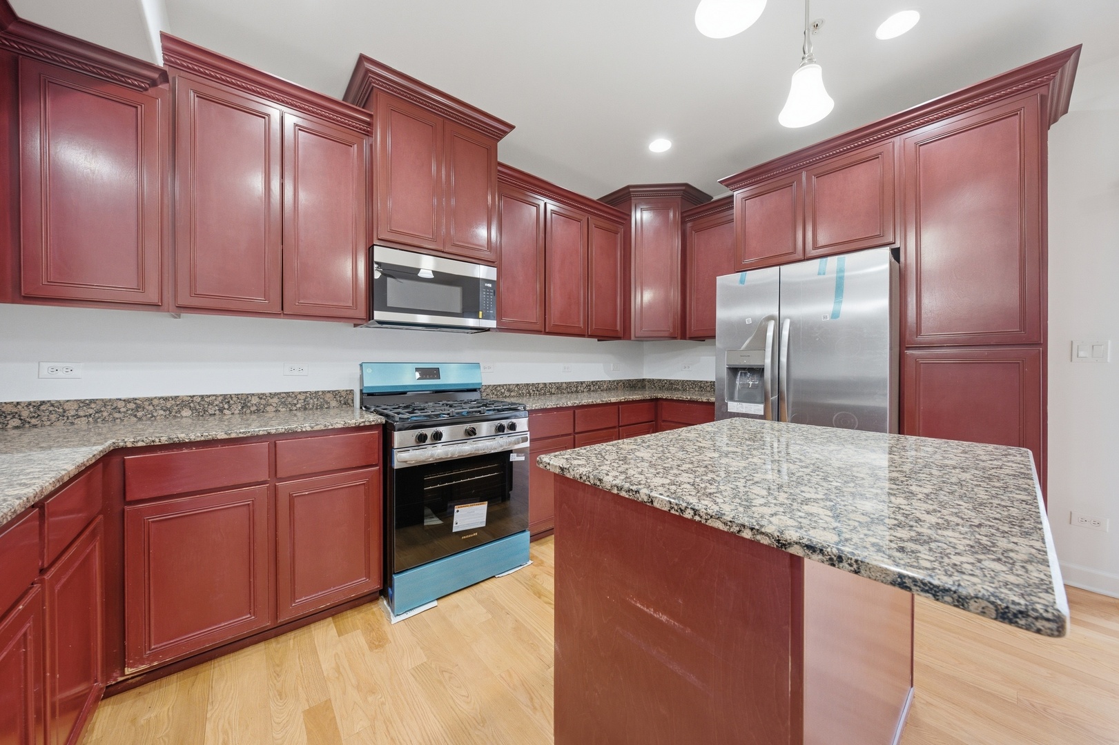 main property photo 8