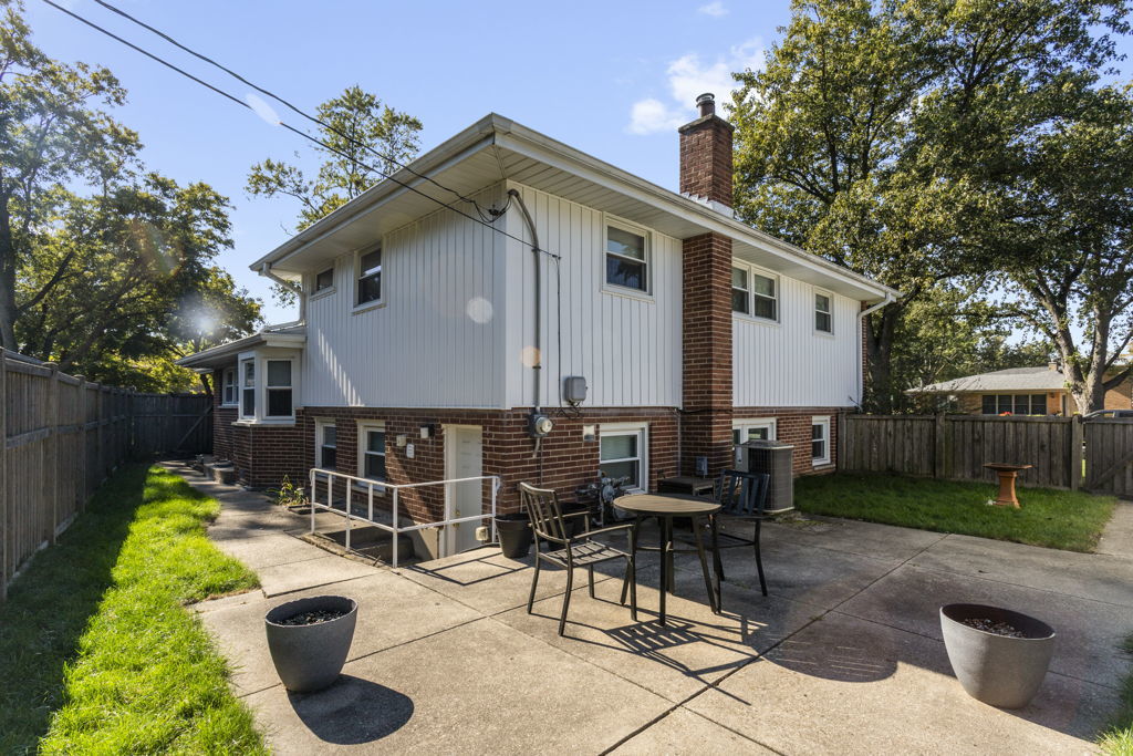 main property photo 15