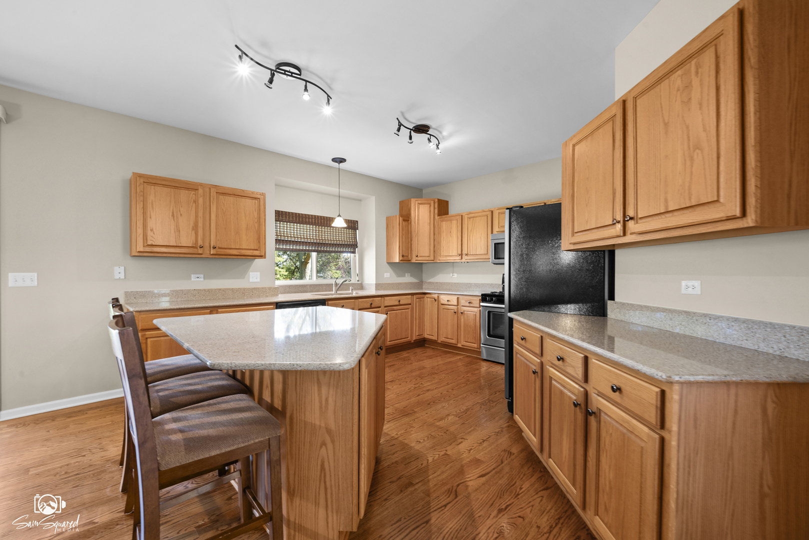 main property photo 9