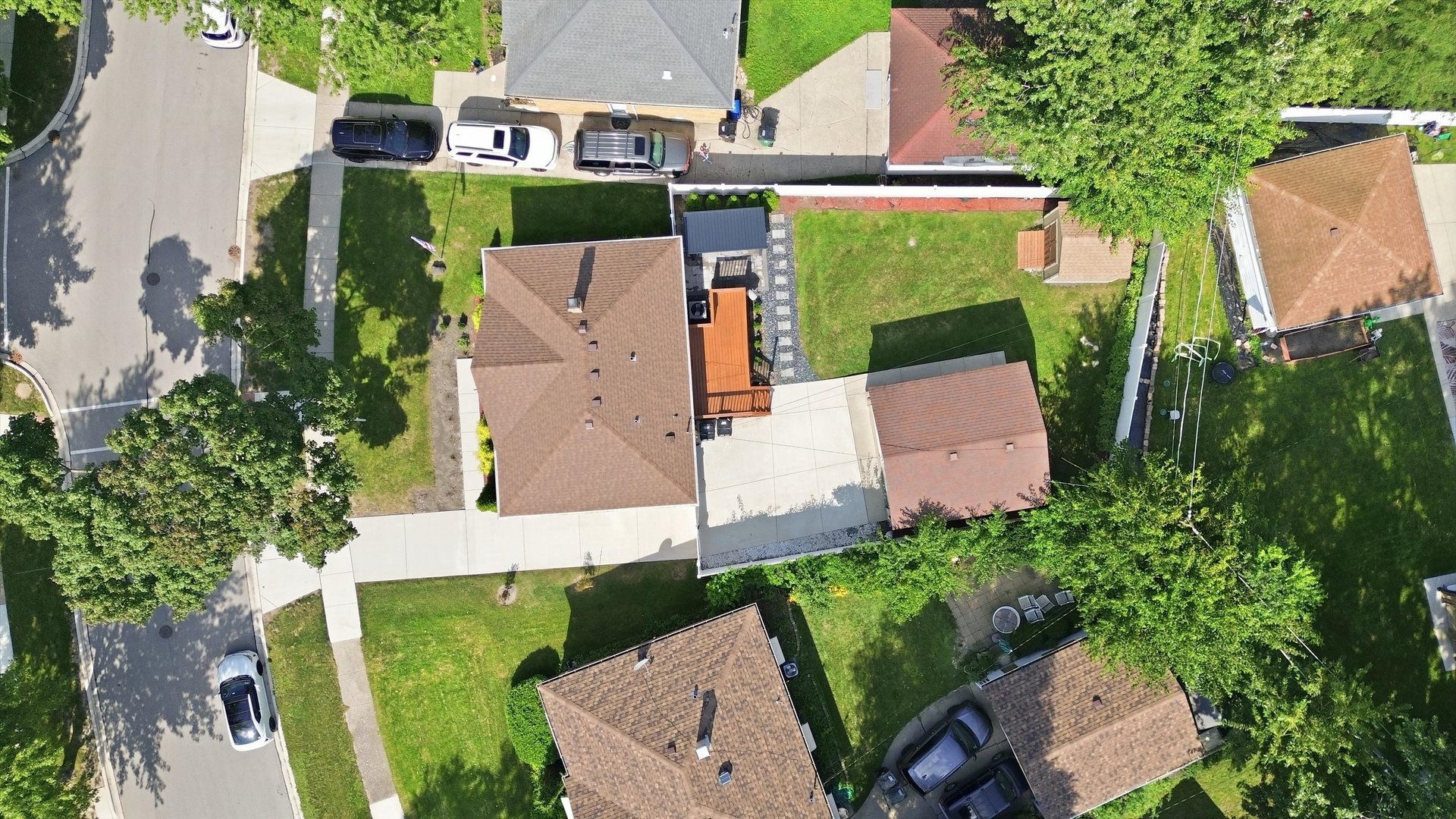 main property photo 28
