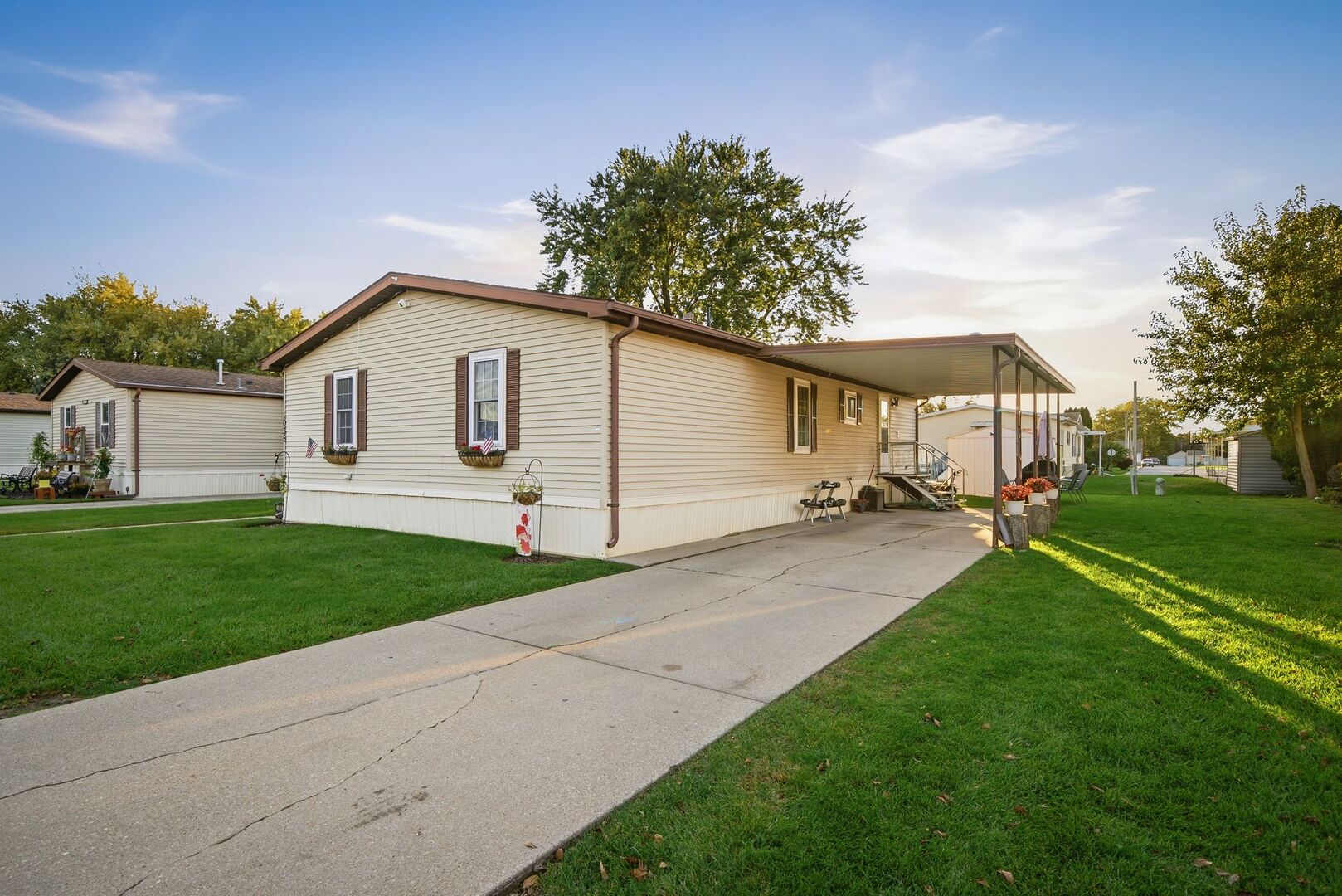 main property photo 28