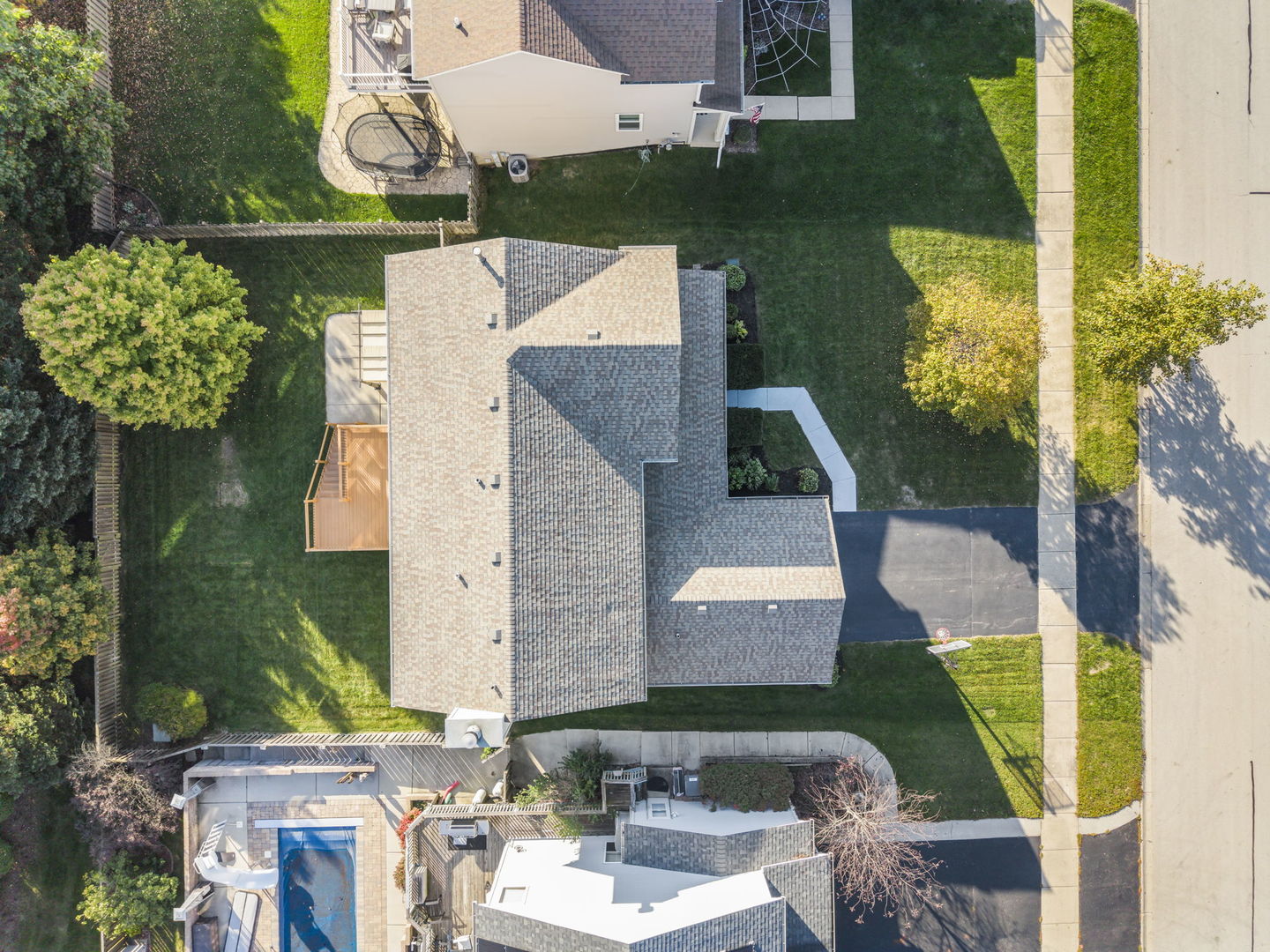 main property photo 37