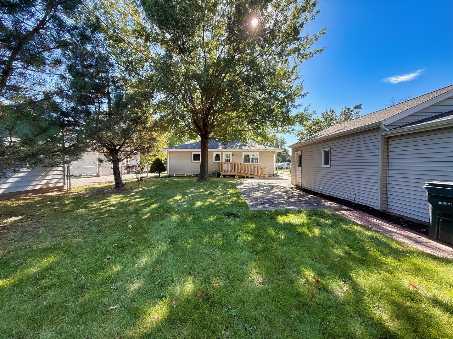 main property photo 30