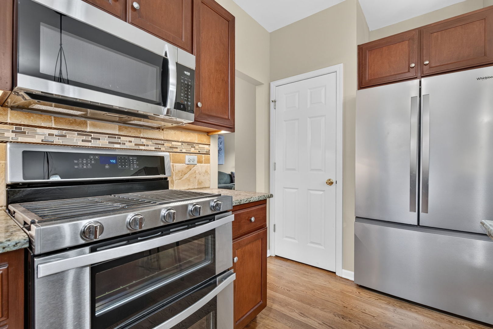 main property photo 11