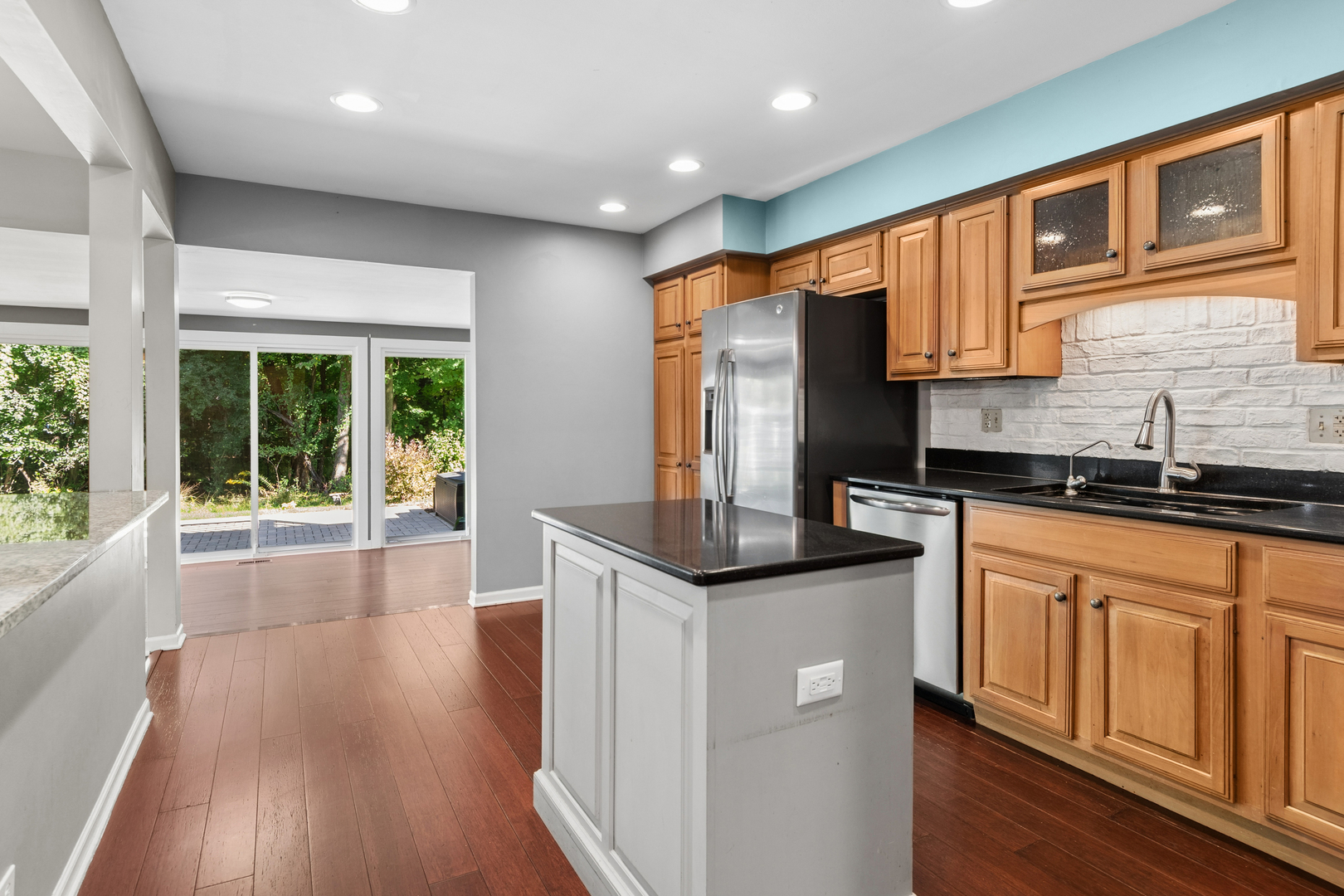 main property photo 9