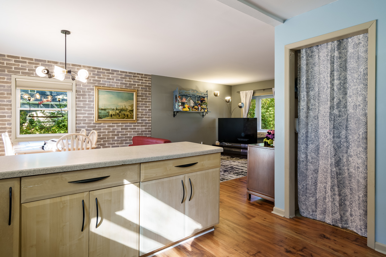 main property photo 12