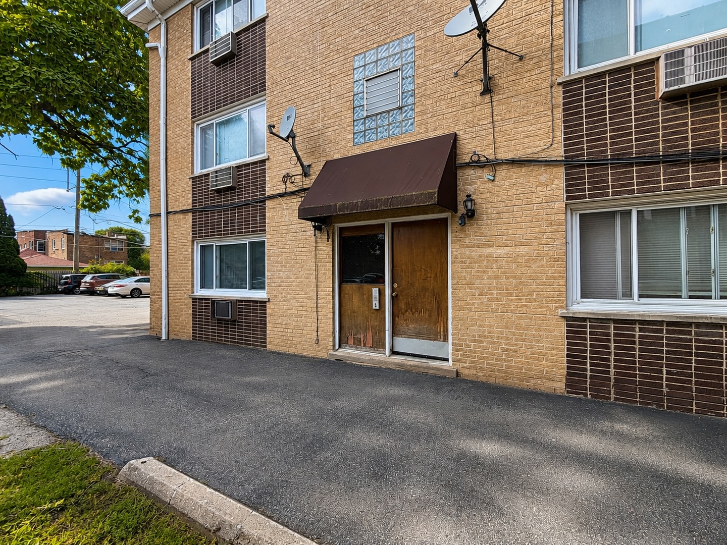 main property photo 41