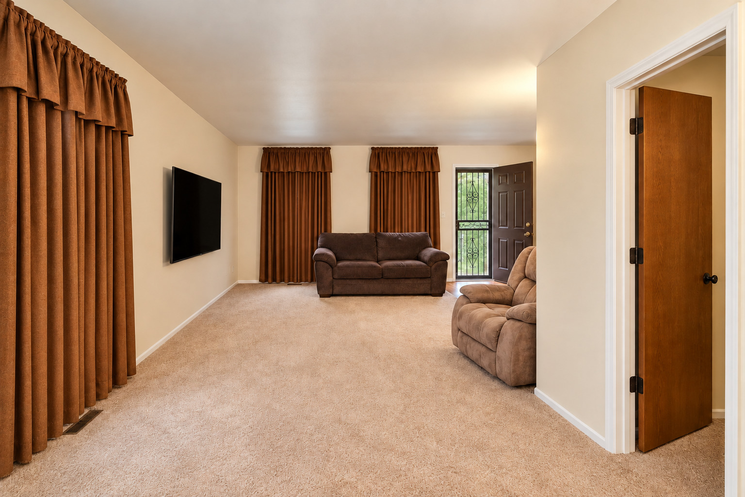 main property photo 8