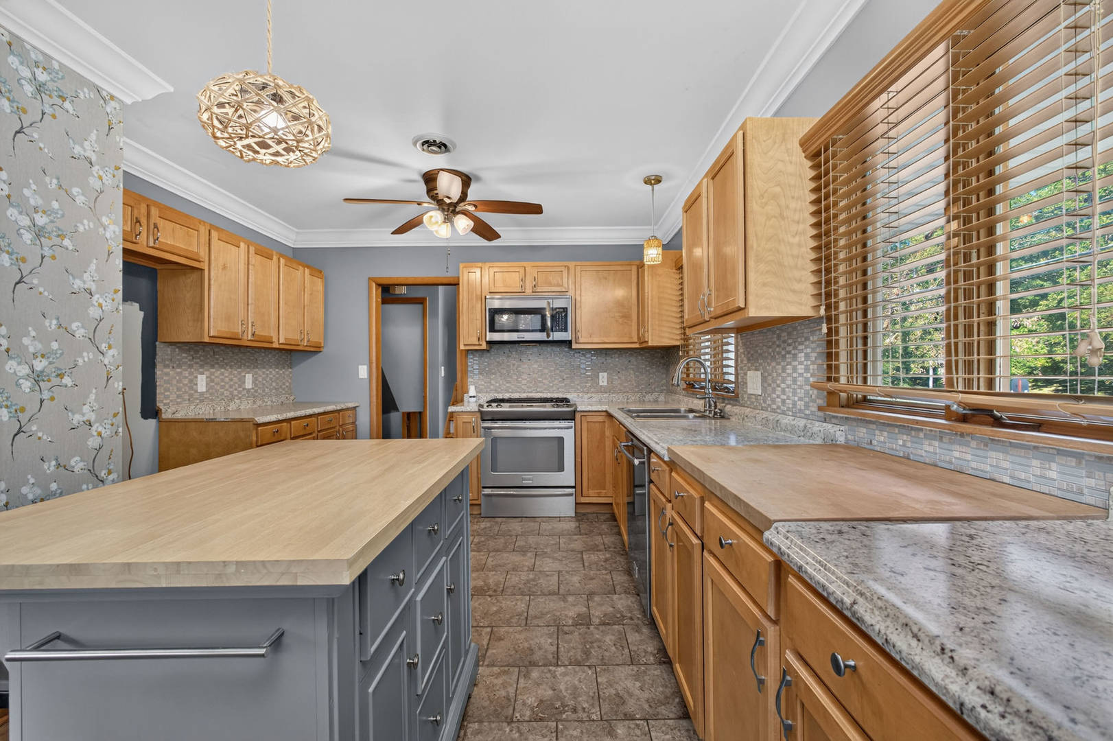 main property photo 15